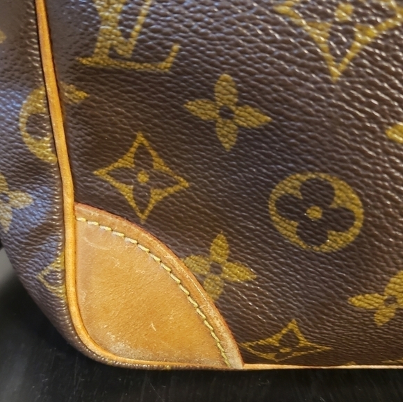 Louis Vuitton  (Unisex) Brown  Monogram Shoulder Bag - Picture 6 of 16
